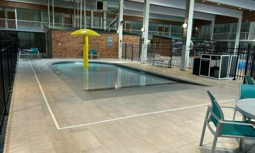Spearfish Holiday Inn Zero Entry Pool