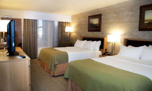 Spearfish Holiday Inn Standard Two Queen Bed