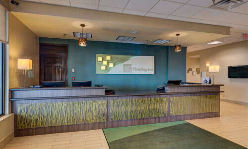 Spearfish Holiday Inn Front Desk