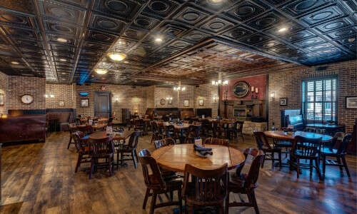 Lucky's 13 Pub Restaurant