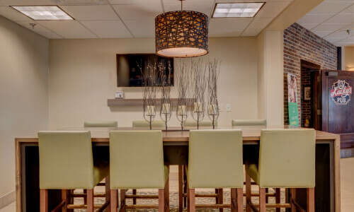 Spearfish Holiday Inn Lobby Gathering Area